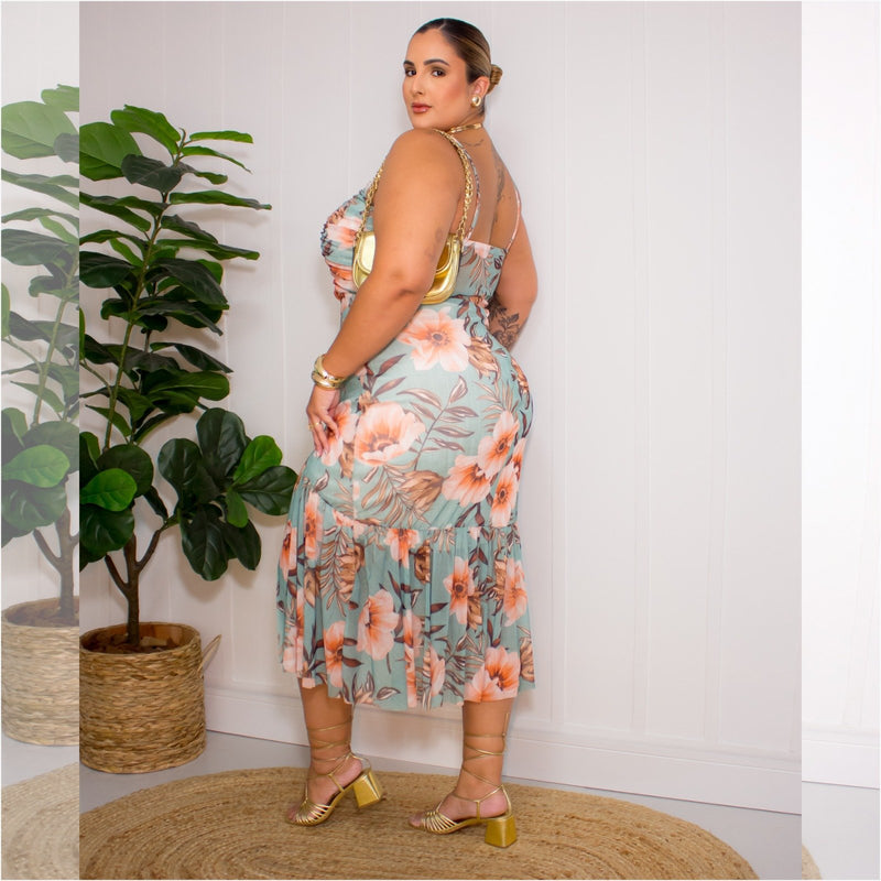 Vestido Mid Plus Size Sem Manga Estampa Verde